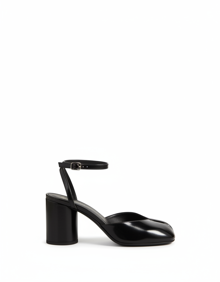 Fiore | Women's Tabi Strap Pumps in White